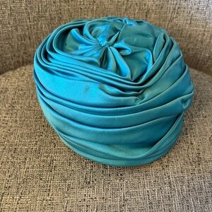 Vintage I magnin  teal gathered ruched pillbox hat with hair combs